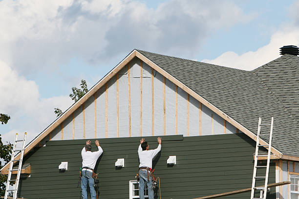 Professional Siding Contractor technician working in Akron, OH